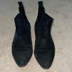 ASOS DESIGN wide fit Chelsea Boots